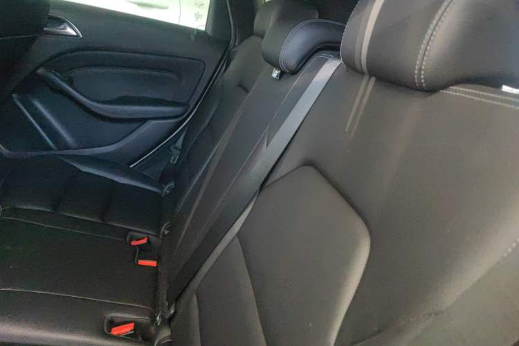 Used Mercedes-Benz B-Class 2018 B 200 Sport Edition Interior 1