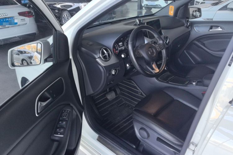 Used Mercedes-Benz B-Class 2018 B 200 Sport Edition Interior 2
