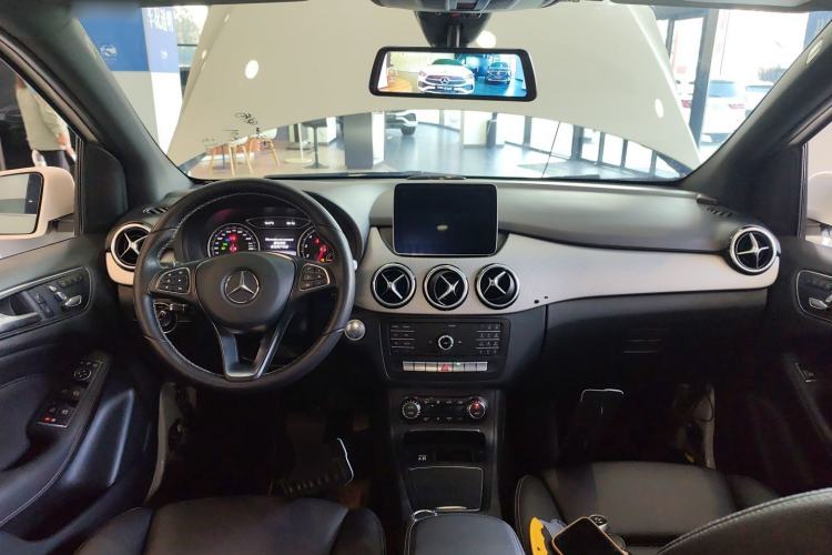 Used Mercedes-Benz B-Class 2018 B 200 Fashion Model Interior 2