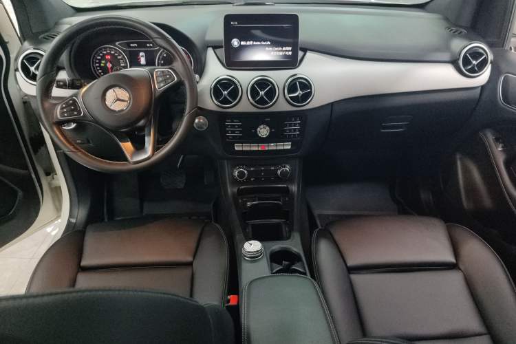 Used Mercedes-Benz B-Class 2018 B 200 Sport Edition Interior 2