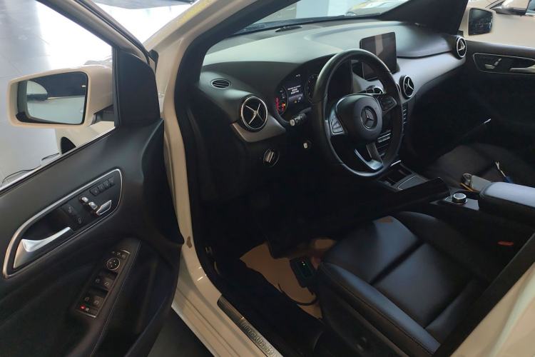 Used Mercedes-Benz B-Class 2018 B 200 Fashion Model Interior 3