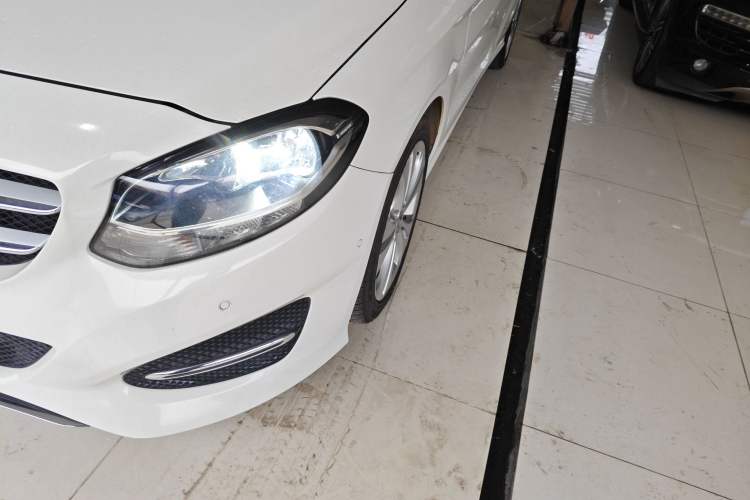 Used Mercedes-Benz B-Class 2018 B 200 Sport Edition Left Front Headlight