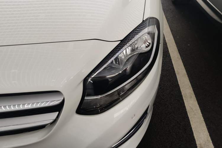 Used Mercedes-Benz B-Class 2018 B 200 Sport Edition Left Front Headlight