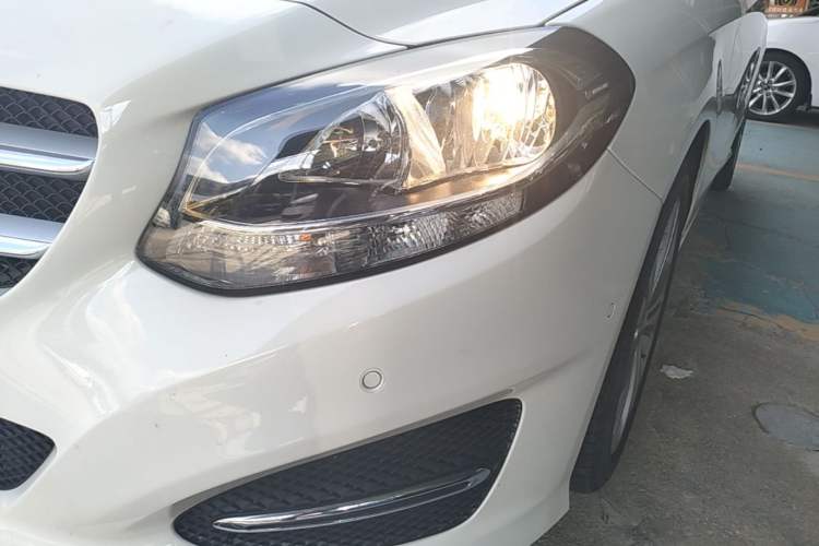 Used Mercedes-Benz B-Class 2018 B 200 Sport Edition Left Front Headlight