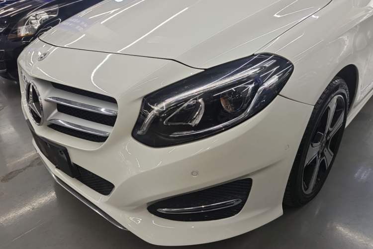 Used Mercedes-Benz B-Class 2018 B 200 Fashion Model Left Front Headlight