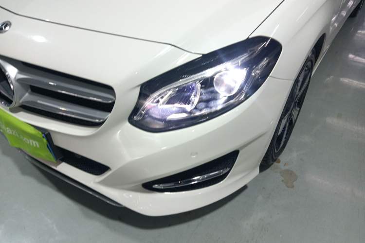 Used Mercedes-Benz B-Class 2018 B 200 Fashion Model Left Front Headlight
