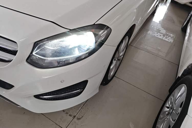 Used Mercedes-Benz B-Class 2018 B 200 Sport Edition Left Front Headlight