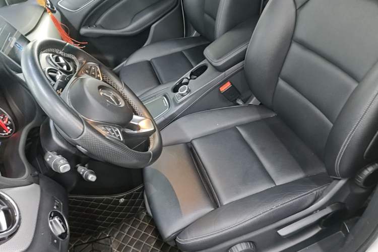 Used Mercedes-Benz B-Class 2018 B 200 Sport Edition Left Front Seat