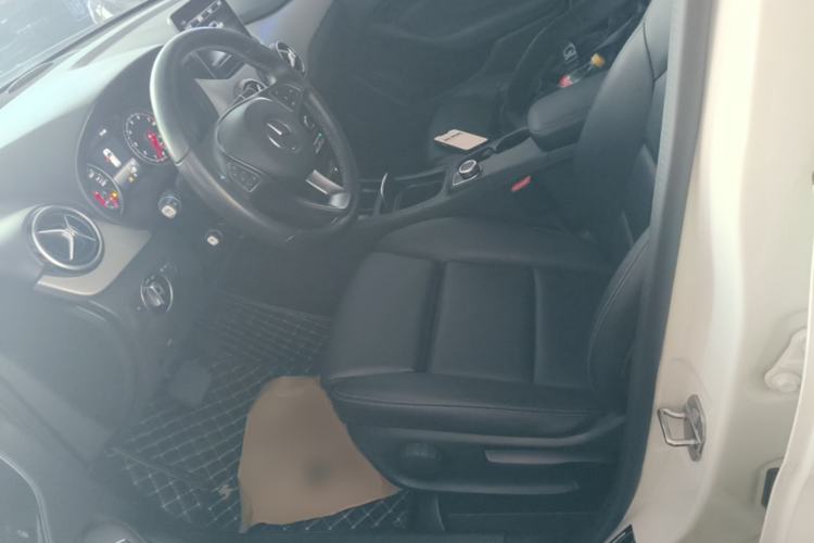 Used Mercedes-Benz B-Class 2018 B 200 Sport Edition Left Front Seat