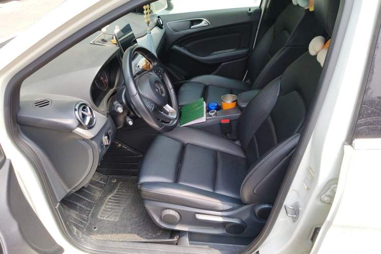Used Mercedes-Benz B-Class 2018 B 200 Sport Edition Left Front Seat