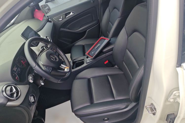 Used Mercedes-Benz B-Class 2018 B 200 Fashion Model Left Front Seat