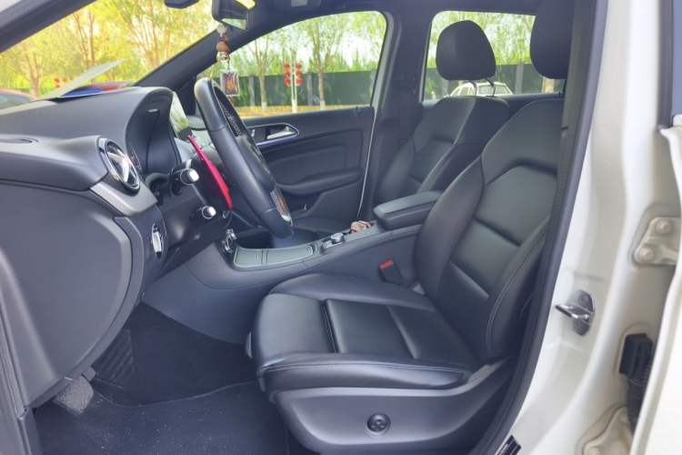 Used Mercedes-Benz B-Class 2018 B 200 Fashion Model Left Front Seat