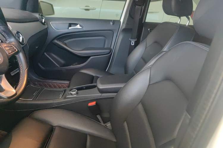 Used Mercedes-Benz B-Class 2018 B 200 Sport Edition Left Front Seat