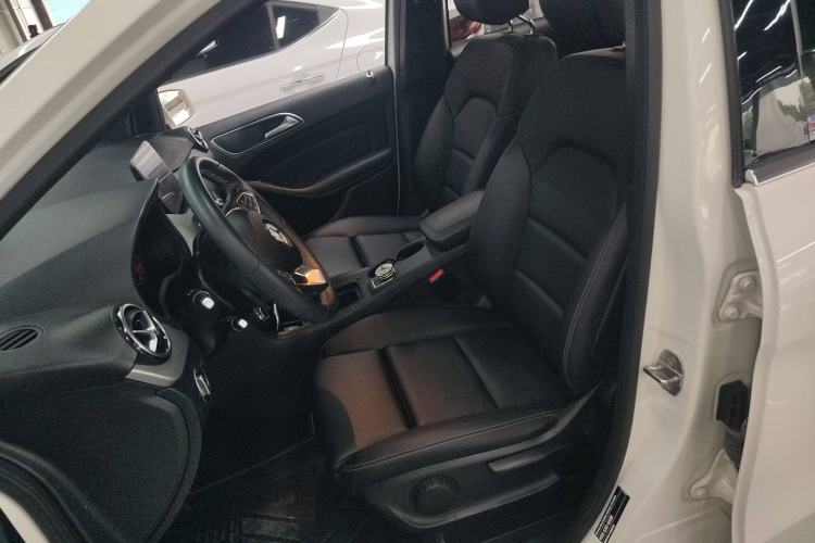 Used Mercedes-Benz B-Class 2018 B 200 Sport Edition Left Front Seat