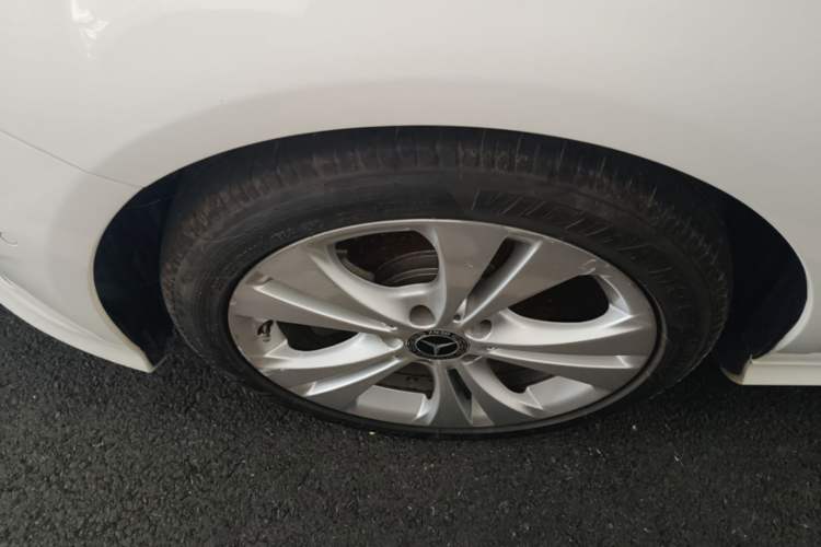 Used Mercedes-Benz B-Class 2018 B 200 Sport Edition Left Front Wheel Hub