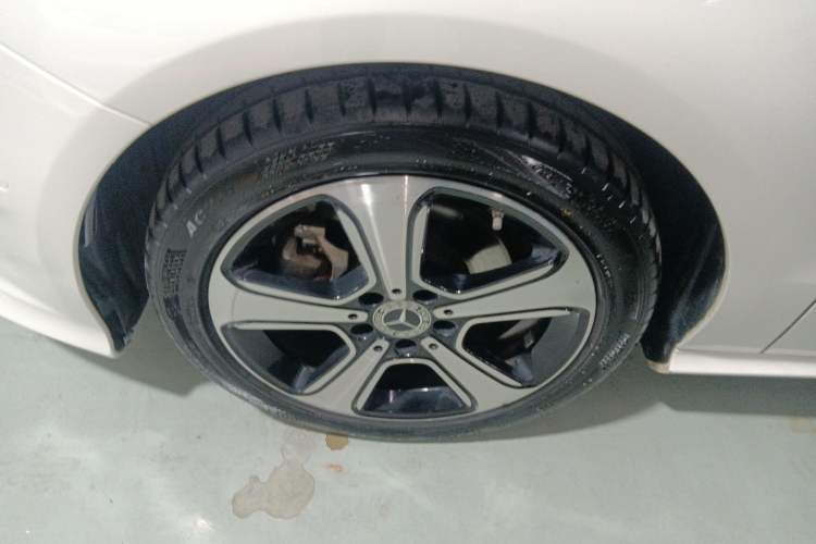 Used Mercedes-Benz B-Class 2018 B 200 Fashion Model Left Front Wheel Hub