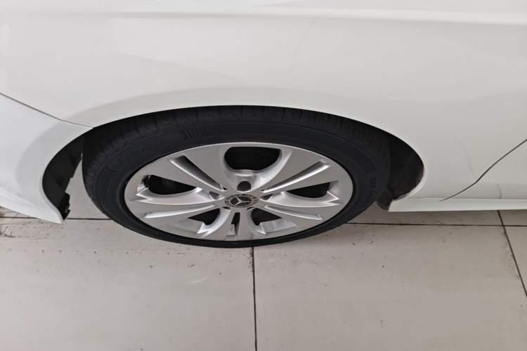 Used Mercedes-Benz B-Class 2018 B 200 Sport Edition Left Front Wheel Hub