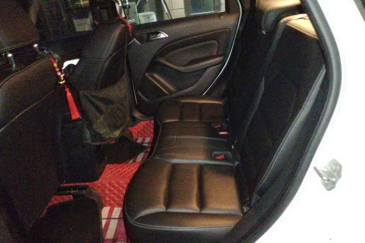 Used Mercedes-Benz B-Class 2018 B 200 Sport Edition Left Rear Seat