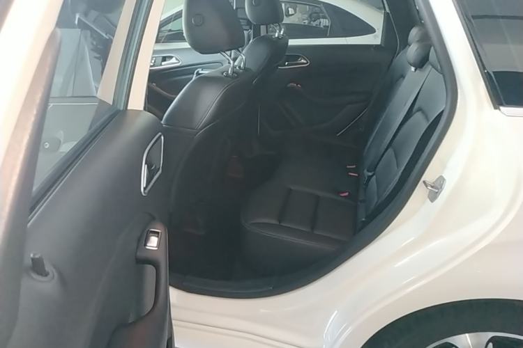 Used Mercedes-Benz B-Class 2018 B 200 Fashion Model Left Rear Seat