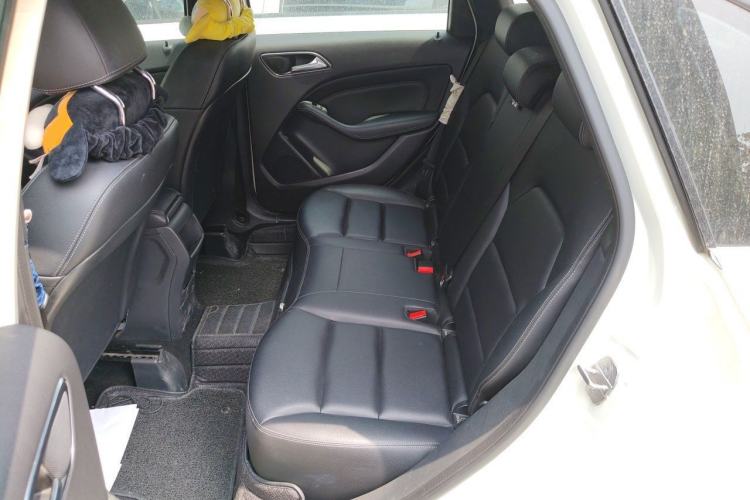 Used Mercedes-Benz B-Class 2018 B 200 Sport Edition Left Rear Seat