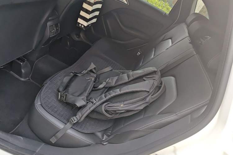 Used Mercedes-Benz B-Class 2018 B 200 Fashion Model Left Rear Seat