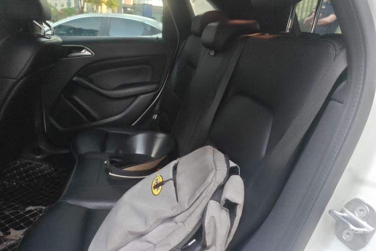Used Mercedes-Benz B-Class 2018 B 200 Fashion Model Left Rear Seat