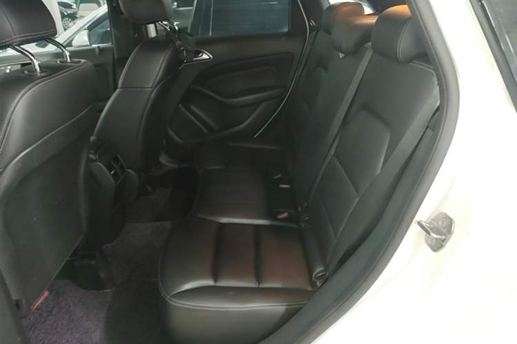 Used Mercedes-Benz B-Class 2018 B 200 Fashion Model Left Rear Seat