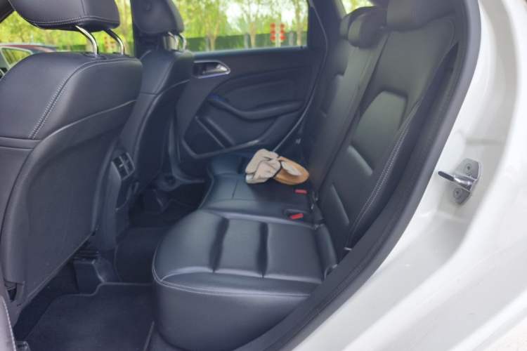 Used Mercedes-Benz B-Class 2018 B 200 Fashion Model Left Rear Seat