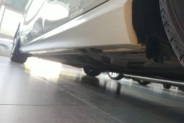 Used Mercedes-Benz B-Class 2018 B 200 Fashion Model Left Side Sill
