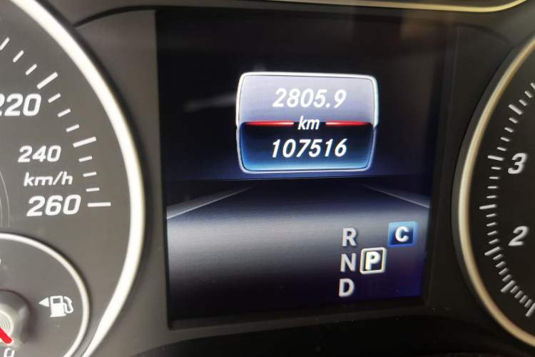 Used Mercedes-Benz B-Class 2018 B 200 Sport Edition Odometer Close Up