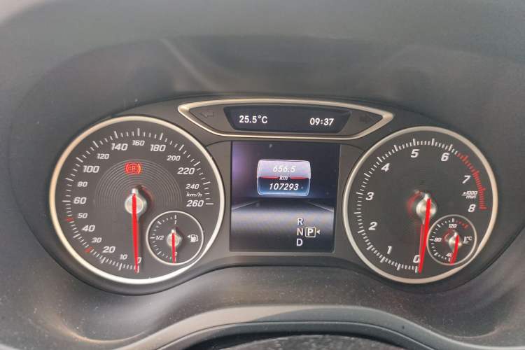 Used Mercedes-Benz B-Class 2018 B 200 Fashion Model Odometer Close Up