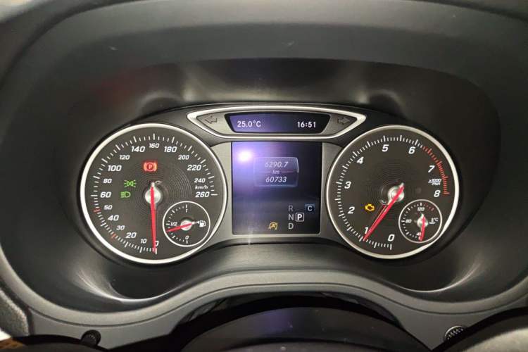 Used Mercedes-Benz B-Class 2018 B 200 Sport Edition Odometer Close Up