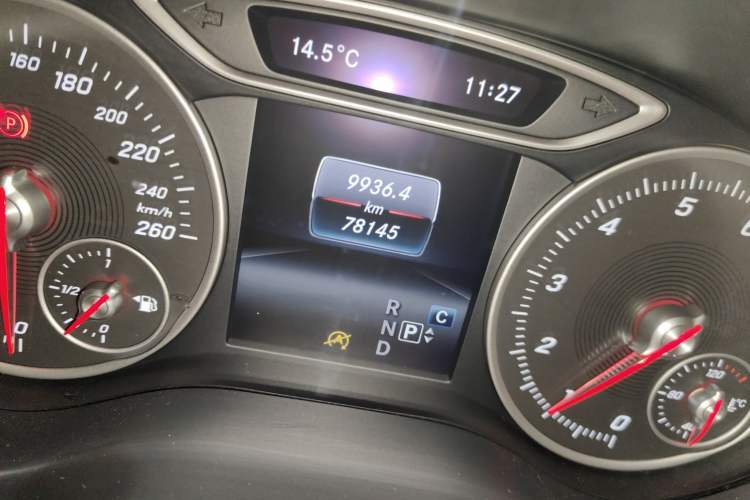 Used Mercedes-Benz B-Class 2018 B 200 Fashion Model Odometer Close Up