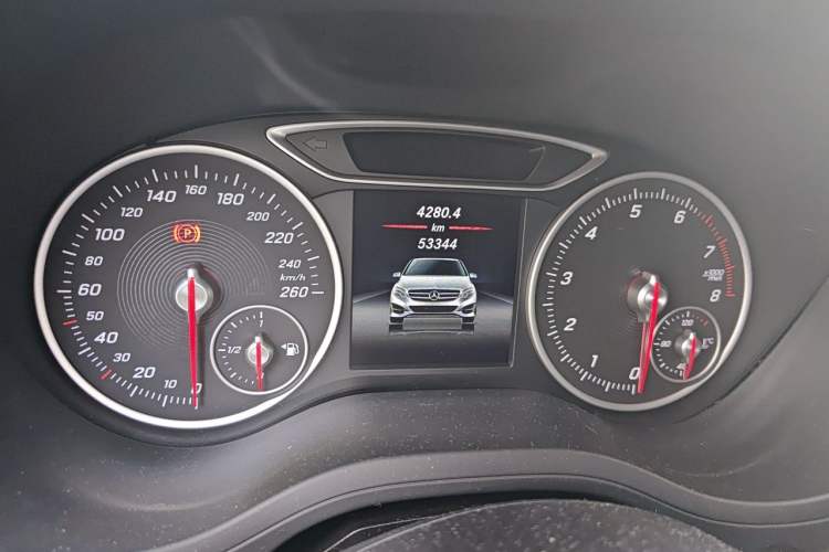Used Mercedes-Benz B-Class 2018 B 200 Fashion Model Odometer Close Up