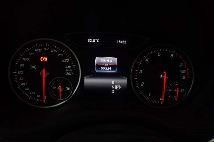 Used Mercedes-Benz B-Class 2018 B 200 Sport Edition Odometer Close Up