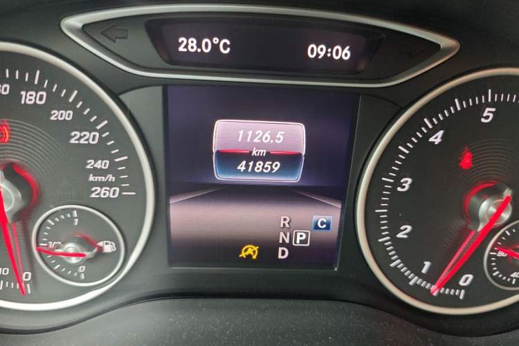 Used Mercedes-Benz B-Class 2018 B 200 Sport Edition Odometer Close Up