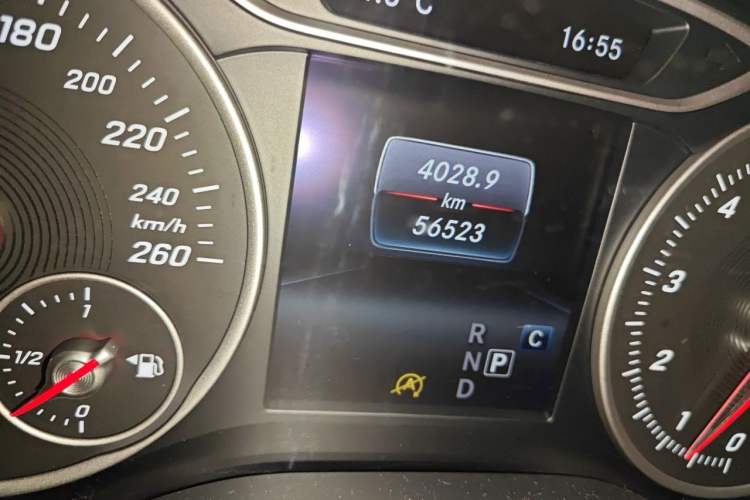 Used Mercedes-Benz B-Class 2018 B 200 Sport Edition Odometer Close Up