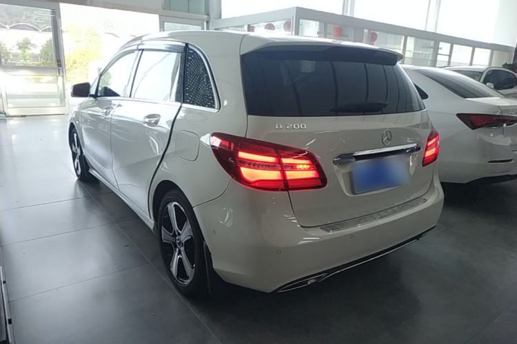 Used Mercedes-Benz B-Class 2018 B 200 Fashion Model Rear Left 45 Deg