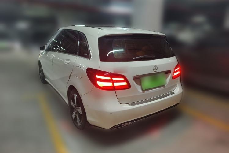 Used Mercedes-Benz B-Class 2018 B 200 Fashion Model Rear Left 45 Deg