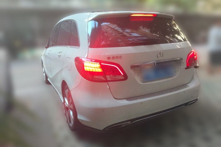 Used Mercedes-Benz B-Class 2018 B 200 Sport Edition Rear Left 45 Deg