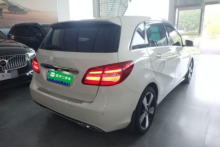 Used Mercedes-Benz B-Class 2018 B 200 Fashion Model Rear Right 45 Deg