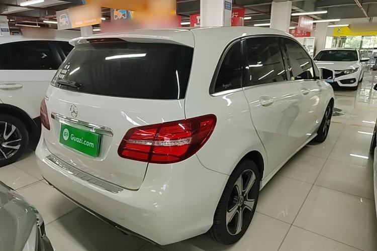 Used Mercedes-Benz B-Class 2018 B 200 Fashion Model Rear Right 45 Deg
