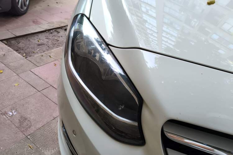 Used Mercedes-Benz B-Class 2018 B 200 Sport Edition Right Front Headlight