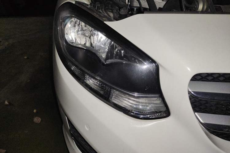 Used Mercedes-Benz B-Class 2018 B 200 Sport Edition Right Front Headlight