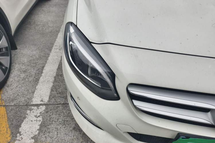 Used Mercedes-Benz B-Class 2018 B 200 Fashion Model Right Front Headlight