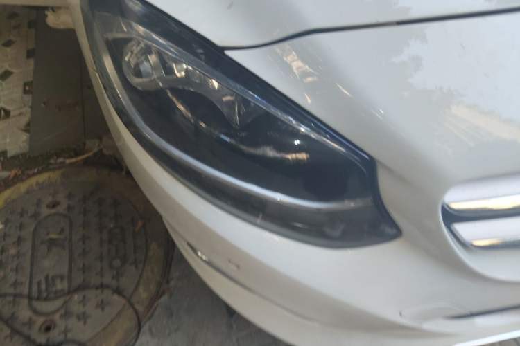 Used Mercedes-Benz B-Class 2018 B 200 Sport Edition Right Front Headlight
