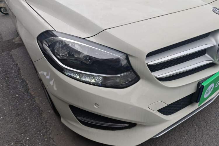Used Mercedes-Benz B-Class 2018 B 200 Sport Edition Right Front Headlight