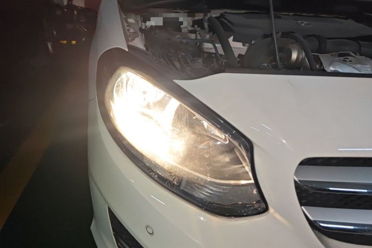 Used Mercedes-Benz B-Class 2018 B 200 Sport Edition Right Front Headlight