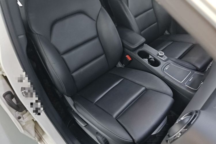 Used Mercedes-Benz B-Class 2018 B 200 Sport Edition Right Front Seat
