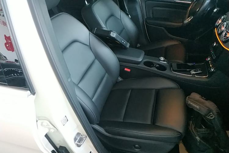 Used Mercedes-Benz B-Class 2018 B 200 Fashion Model Right Front Seat